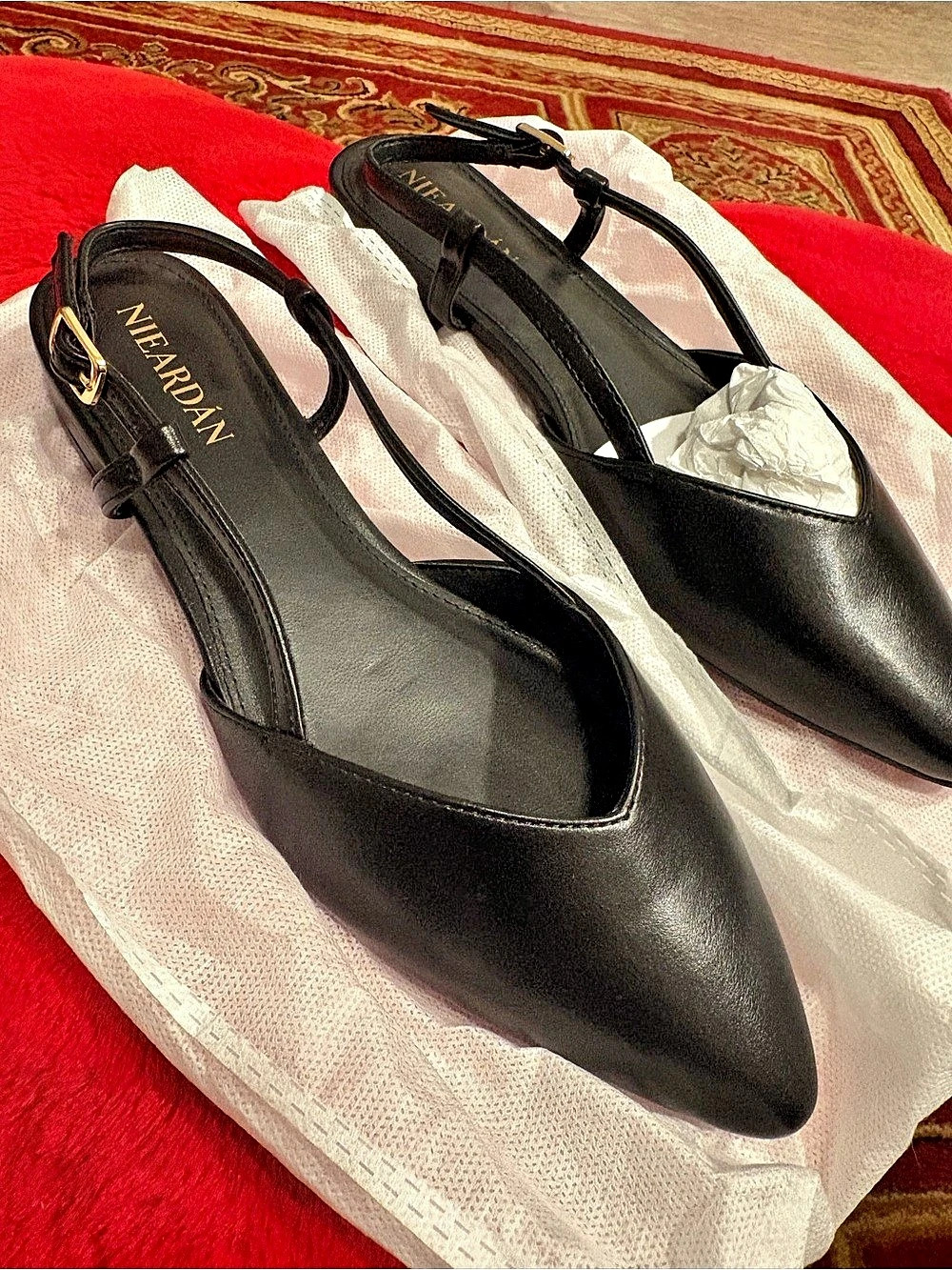 NIEFRADAN Black Pointed-Toe Slingback Heels Like New